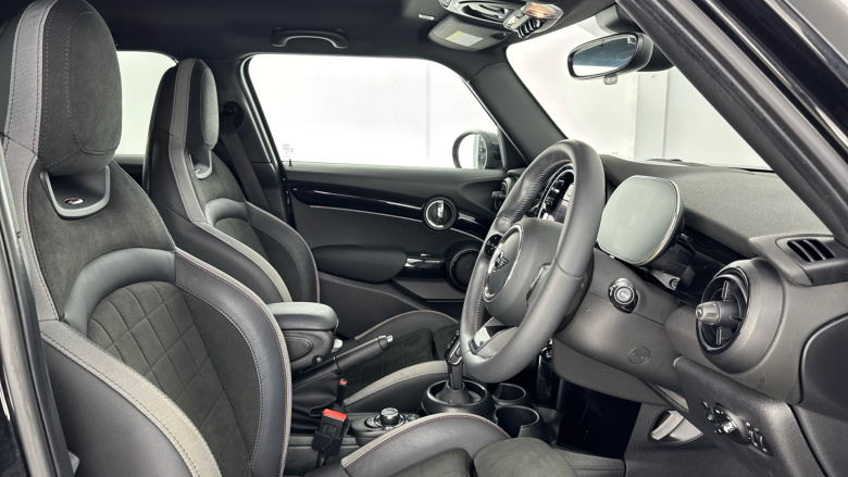 MINI Hatchback 1.5 Cooper Sport Premium 5dr Auto Petrol Hatchback